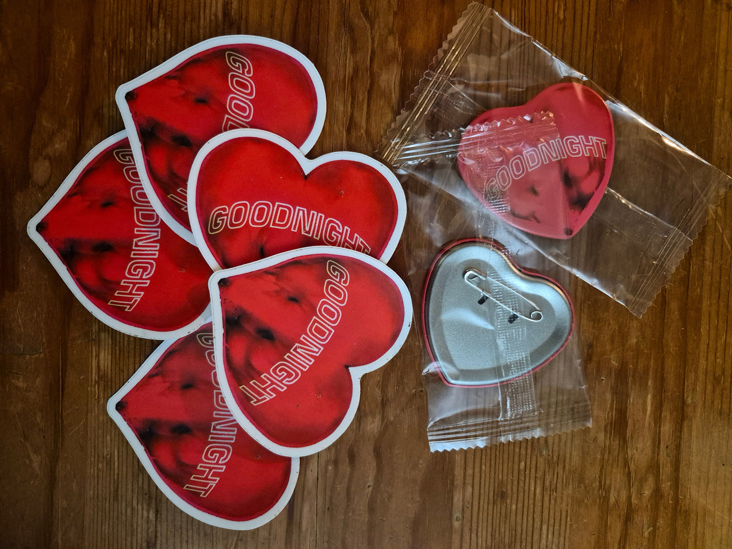 5 Goodnight heart stickers, 1 Goodnight heart Pin