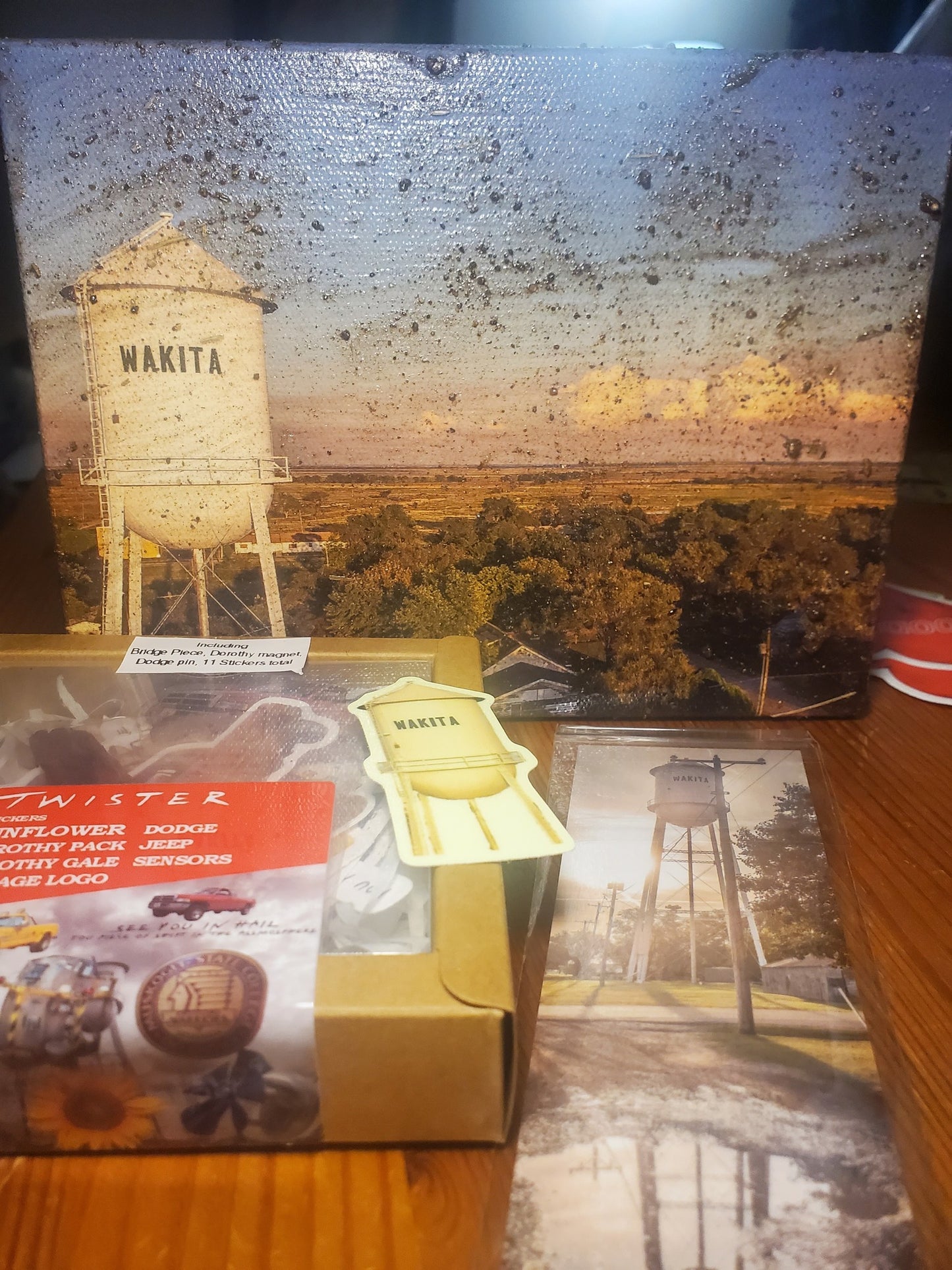 TWISTER FILMING LOCATION PHOTOBOOK SIGNED, WAKITA DIRT, Bridge Piece, Set of Stickers,Dorothy Pin, dodge pin.